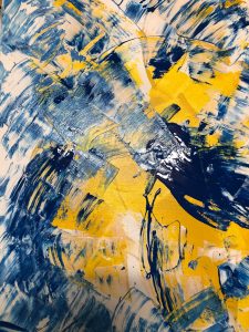 Abstraktes Gemälde in Blau-, Gelb-, und Weißtönen von Klaus J. Bade